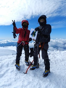 La Fina i en Miguel al cim del Kazbek(5.047m)
